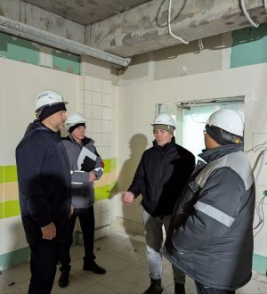 Строители детской поликлиники в Белове не укладываются в график