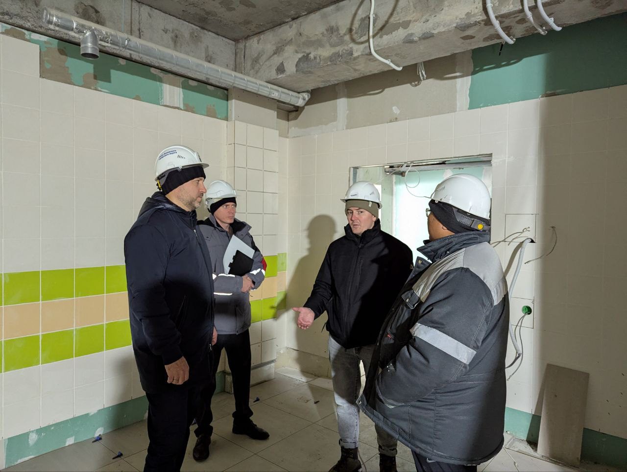 Строители детской поликлиники в Белове не укладываются в график