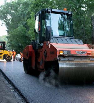 В Калтане в 2,5 раза снизили минимальный гарантийный срок по ремонту дороги