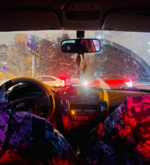 Ранила гостя кухонным ножом: в Киселевске задержали подозреваемую женщину