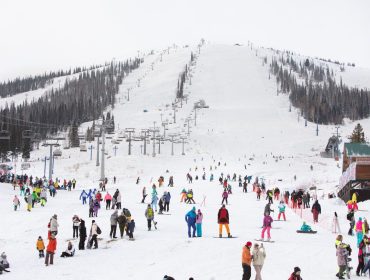 Митя Фомин и Клава Кока возглавят команды в борьбе «лыжник против сноубордиста» на «Грелке» в Шерегеше