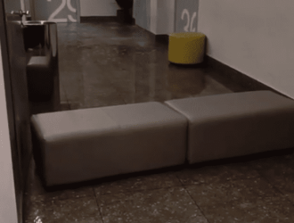 В столице Кузбасса затопило год назад отремонтированную школу