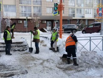 Выходящую на дорогу опасную горку ликвидировали в Кемерове