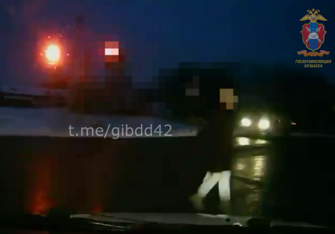 Девочка-подросток попала под машину в Ленинске-Кузнецком