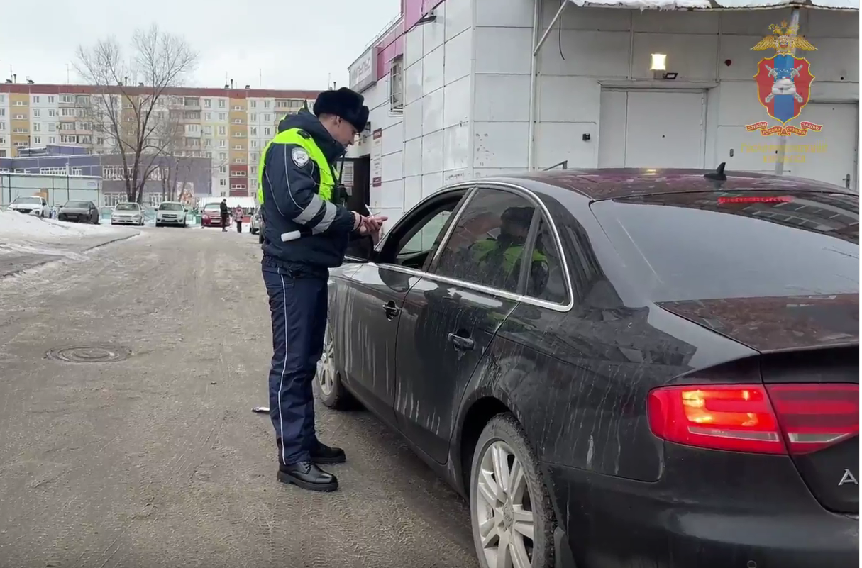В Кемерове за день наказали более 20 водителей, не пропускавших пешеходов