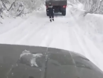 В Кузбассе не могут справиться с аварией на электросетях из-за нечищеных дорог