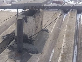 В Новокузнецком округе привели в порядок крышу после жалобы ветерана СВО