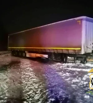 На трассе «Кемерово-Новосибирск» в ДТП погибли шесть человек, движение перекрыто в обе стороны