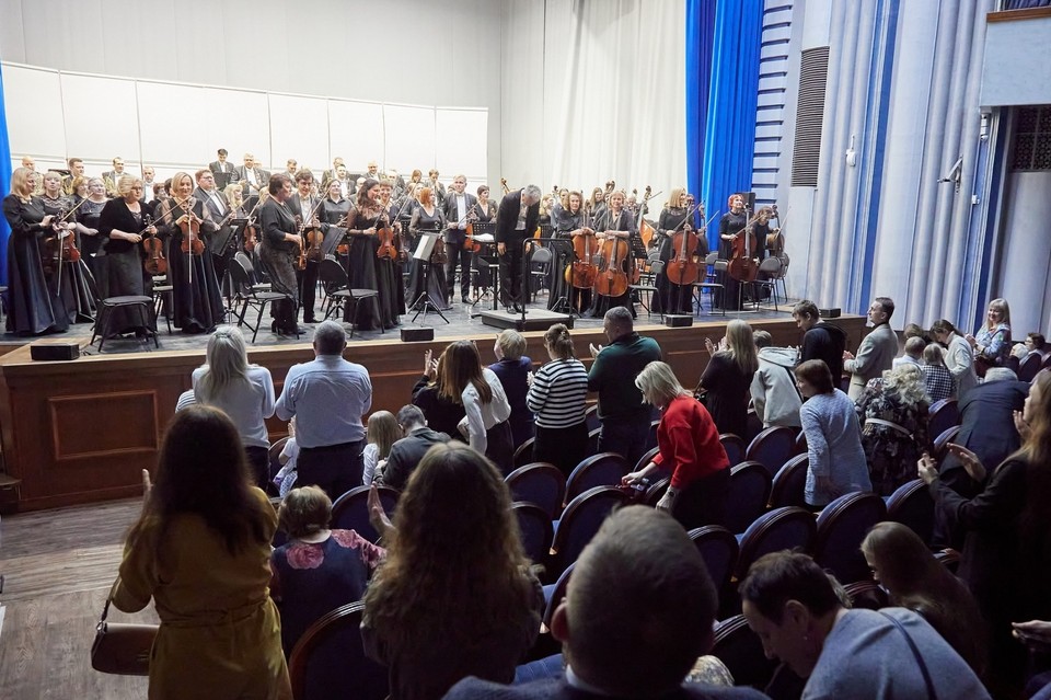 Минкульт Кузбасса: губернаторские коллективы филармонии получат квартальные выплаты