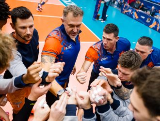 Волейбольный «Кузбасс» в Туле встретится с белгородскими «львами»