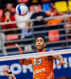 Волейбольный «Кузбасс» сегодня сразится с чемпионом России в Казани