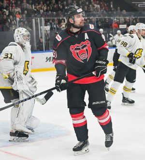 Кузбасский хоккеист установил рекорд ВХЛ по заброшенным шайбам