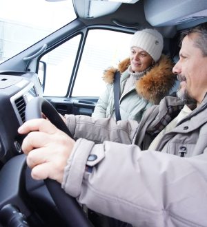 Многодетные семьи в Кузбассе получили машины по новому областному закону