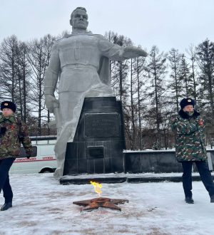 Митинги и уроки мужества проходят в Кузбассе в День Неизвестного солдата