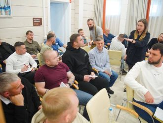 В Кемеровской области планируют расширять программы трудоустройства и обучения для ветеранов СВО  