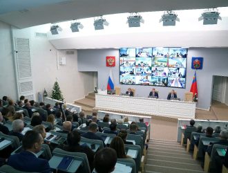 Губернатор Кузбасса поручил строго соблюдать расписание автобусов, чтобы не морозить людей на улице