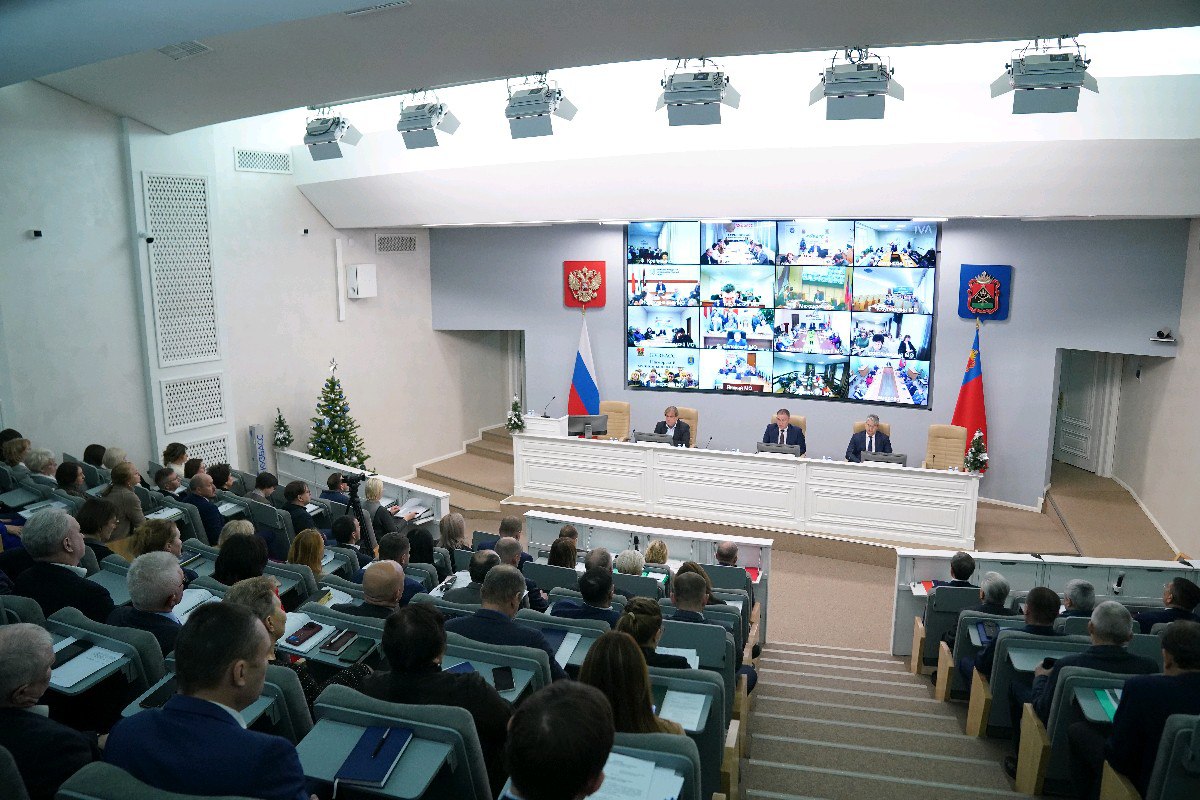 Губернатор Кузбасса поручил строго соблюдать расписание автобусов, чтобы не морозить людей на улице