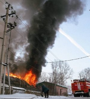 На крупном пожаре в Новокузнецке обошлось без пострадавших