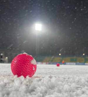 Хоккейный «Кузбасс» на последних секундах упустил победу над «Водником»