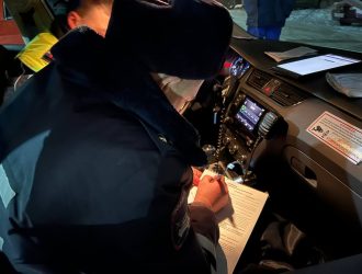 Госавтоинспекторы Новокузнецка шокированы, как горожане прячут детей в машинах, чтобы избежать штрафа