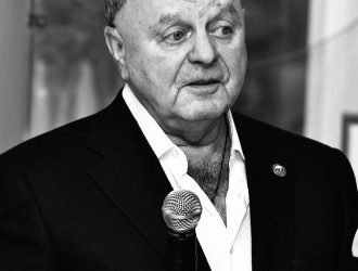 Матч «Кузбасса» в Хабаровске начался с траурной церемонии