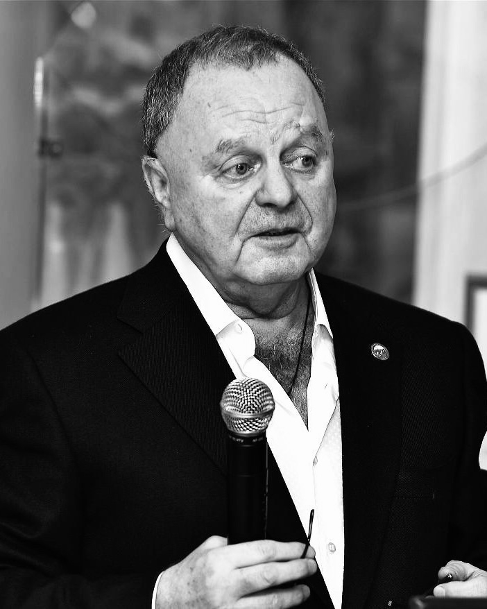 Матч «Кузбасса» в Хабаровске начался с траурной церемонии