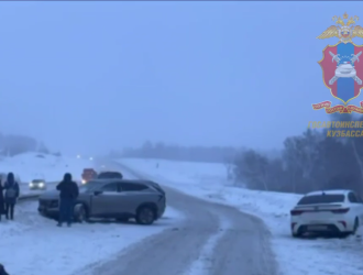 Сразу несколько ДТП случилось на трассе «Кемерово-Новокузнецк». Движение затруднено