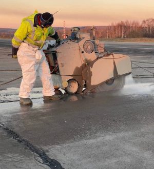 В аэропорту Новокузнецка отремонтировали взлетно-посадочную полосу