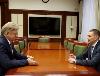 Полпред Анатолий Серышев встретился с участником программы «Время героев»