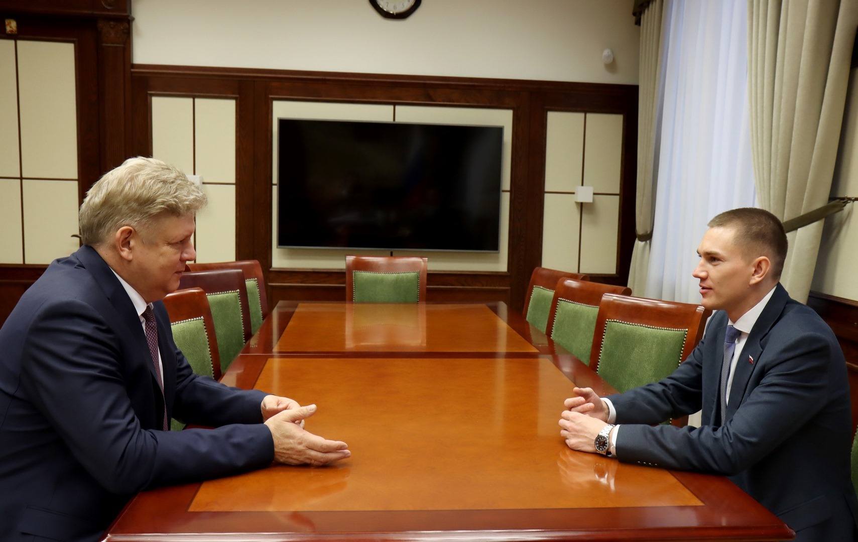 Полпред Анатолий Серышев встретился с участником программы «Время героев»