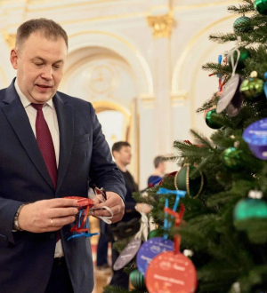 Илья Середюк снял с «Елки желаний» в Кремле просьбы ребят из Кузбасса и Горловки