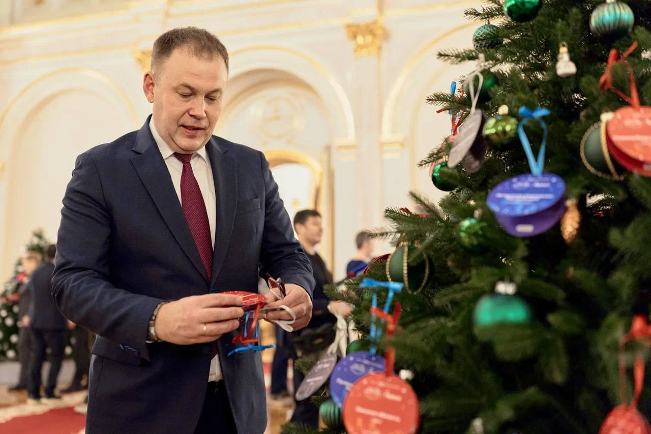 Илья Середюк снял с «Елки желаний» в Кремле просьбы ребят из Кузбасса и Горловки