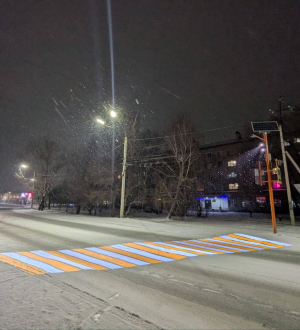 В Белове дороги теперь освещают проекционные пешеходные переходы