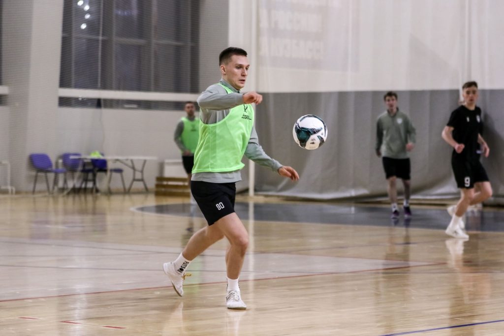 Лучшие футзальные команды России сошлись в битве за трофей Кубка Лиги в Кемерове