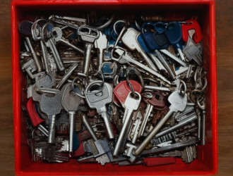 Кузбассовец собрал коллекцию из более чем тысячи отмычек для взлома квартир