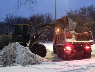 За выходные в Новокузнецке вывезли более 6 тысяч кубометров снега