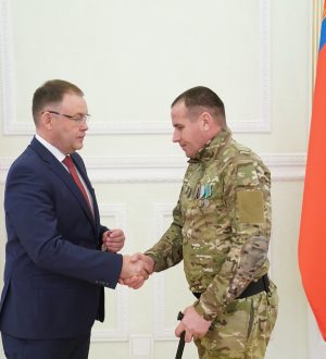 В Кузбассе участники спецоперации и других локальных конфликтов получили областные награды