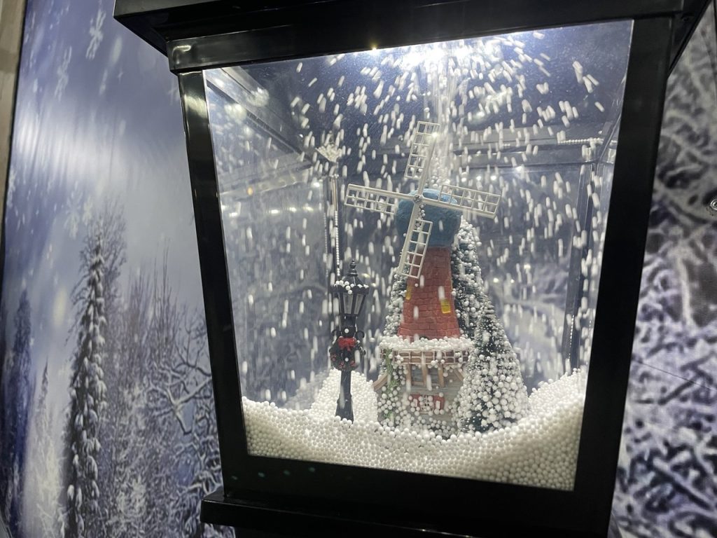 Новогодний Новокузнецк: фоторепортаж о том, как преобразился город к празднику