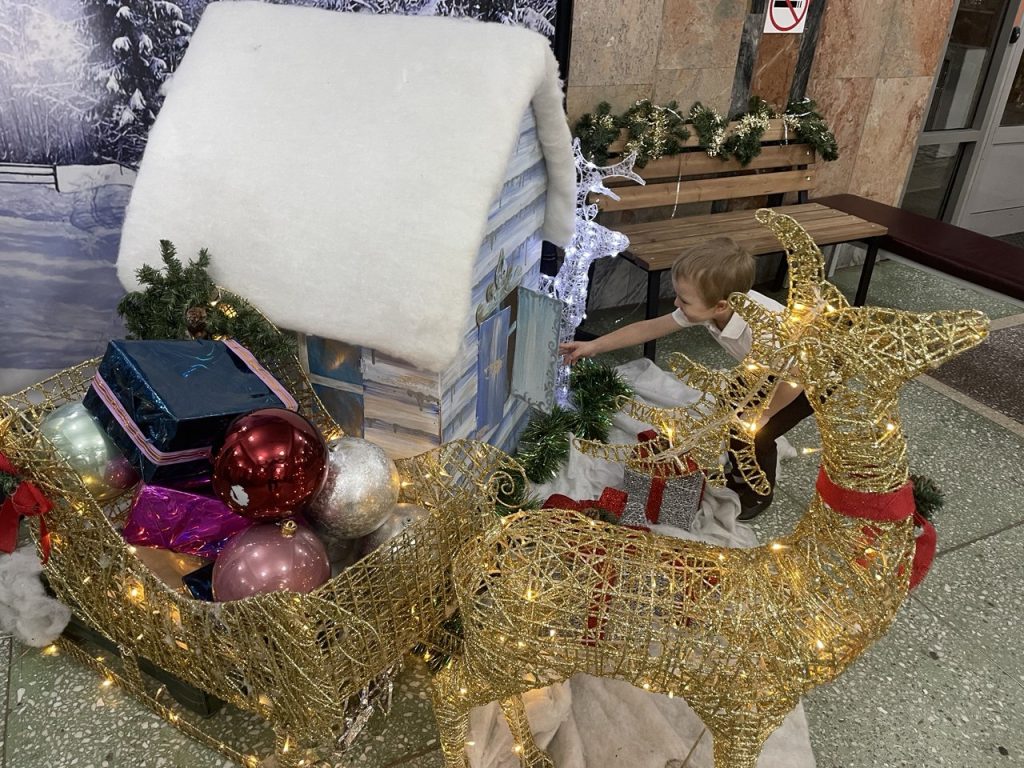 Новогодний Новокузнецк: фоторепортаж о том, как преобразился город к празднику