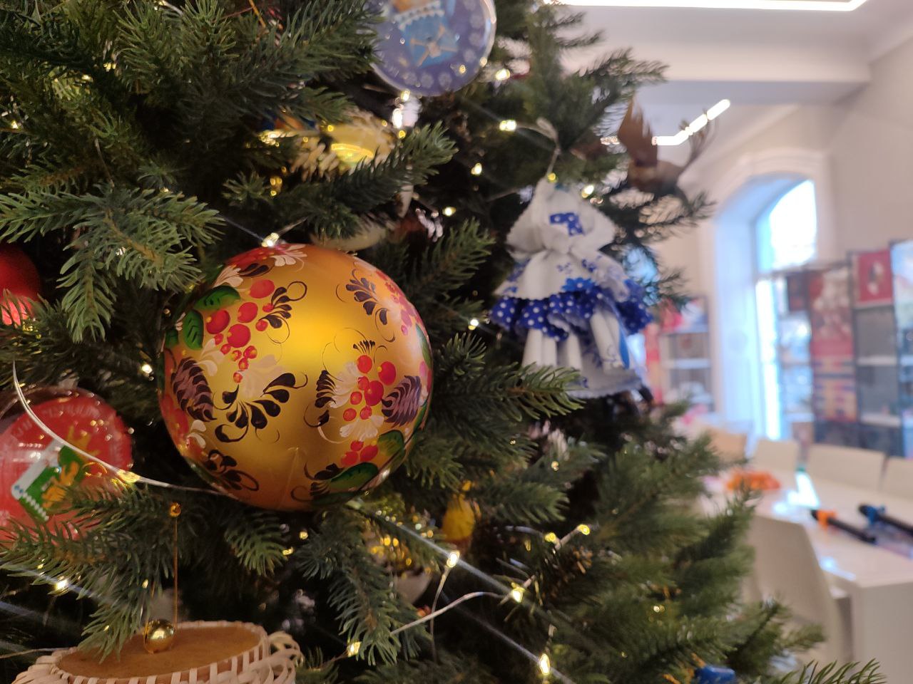 По всему Кузбассу заработали новогодние визит-центры