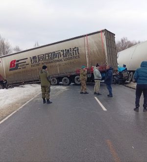 Из-за серьезного ДТП с фурами в Кузбассе ограничили движение на трассе Р-255 «Сибирь»