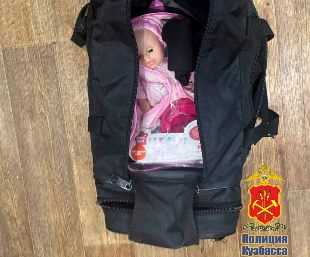 Украл икону, детскую куклу и духи: в Прокопьевске поймали квартирного вора