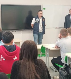 Герой России пришел к загорским школьникам в гости