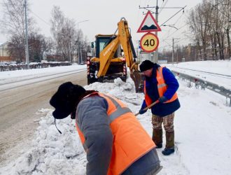 В Прокопьевске уборка снега на улицах города идет в усиленном режиме