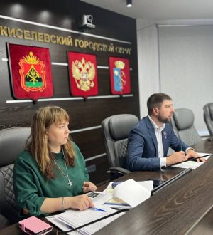 Киселевские бизнесмены создают новогоднее настроение жителям города