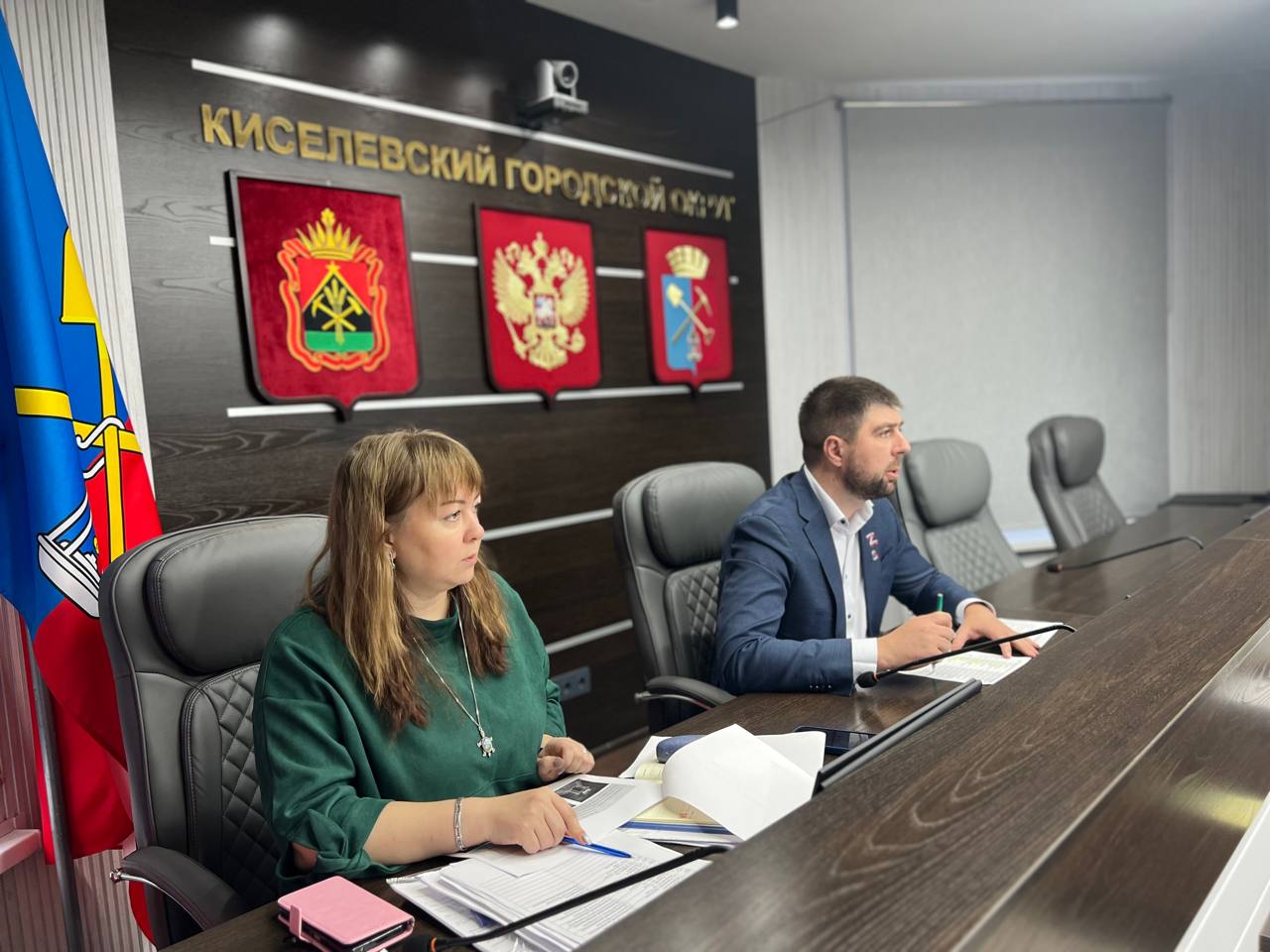 Киселевские бизнесмены создают новогоднее настроение жителям города