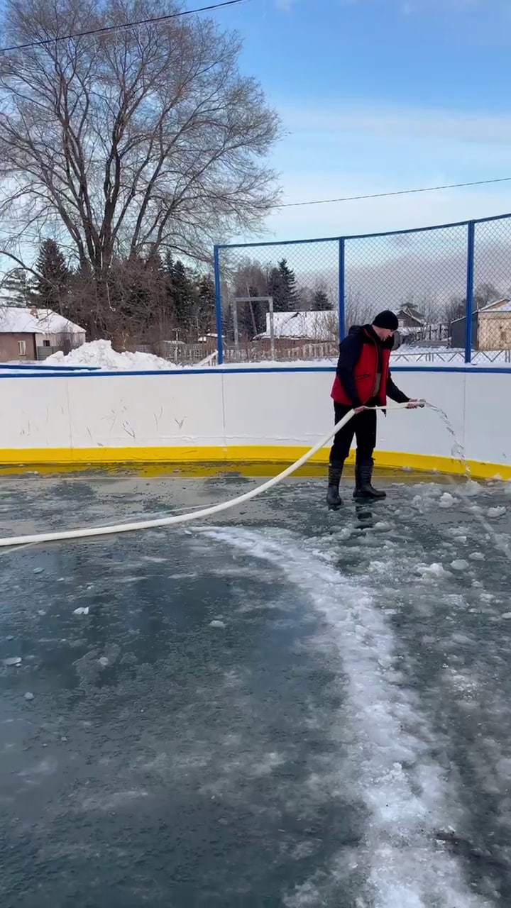 В Новокузнецком муниципальном округе готовят к открытию хоккейные коробки