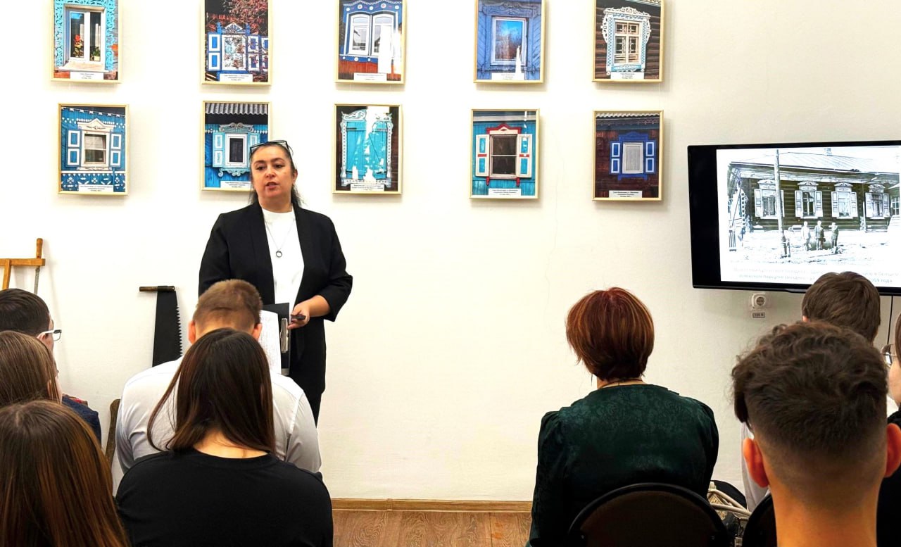 Гимназисты Новокузнецка стали авторами необычной фотовыставки «Узоры времени»