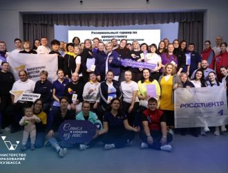 В Кузбассе прошел финал турнира по армрестлингу среди педагогов школ