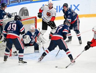«Кузнецкие Медведи» проиграли «Реактору» в Нижнекамске
